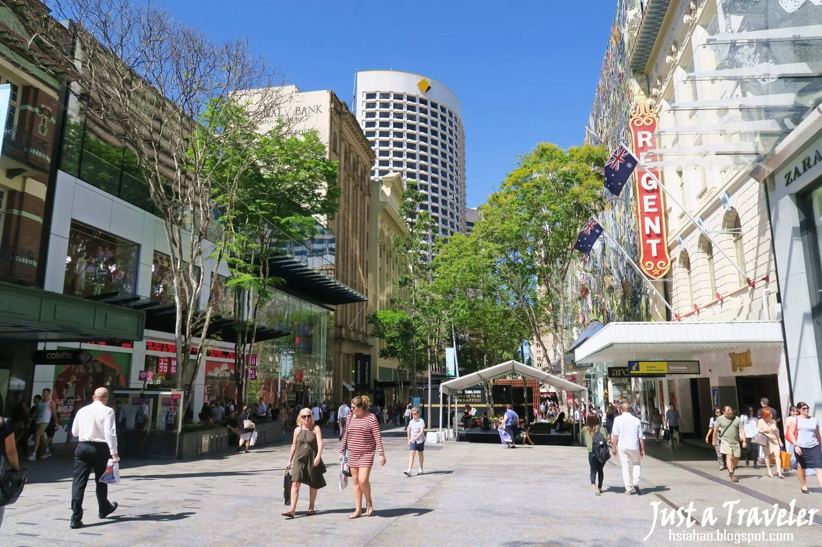 Brisbane-city-best-top-attraction-Queen-Street-Mall-shopping-centres-Myer-QueensPlaza-David-Jones-Wintergarden-guide-travel