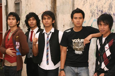Download Kumpulan Lagu Lyla Mp3 Full Album 2016 Ga Romantis | Freshlagu