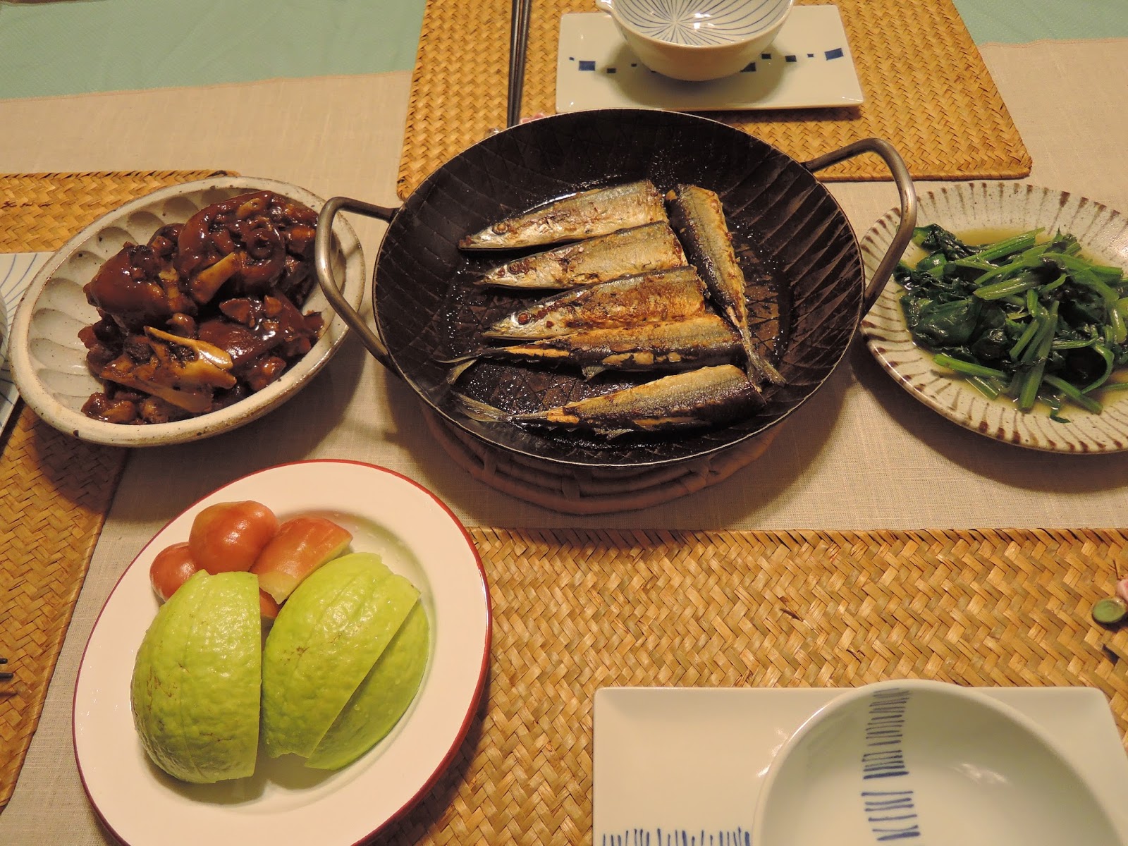 下班的退休生活 今日晚餐107 02 26 秋刀魚好便宜啊