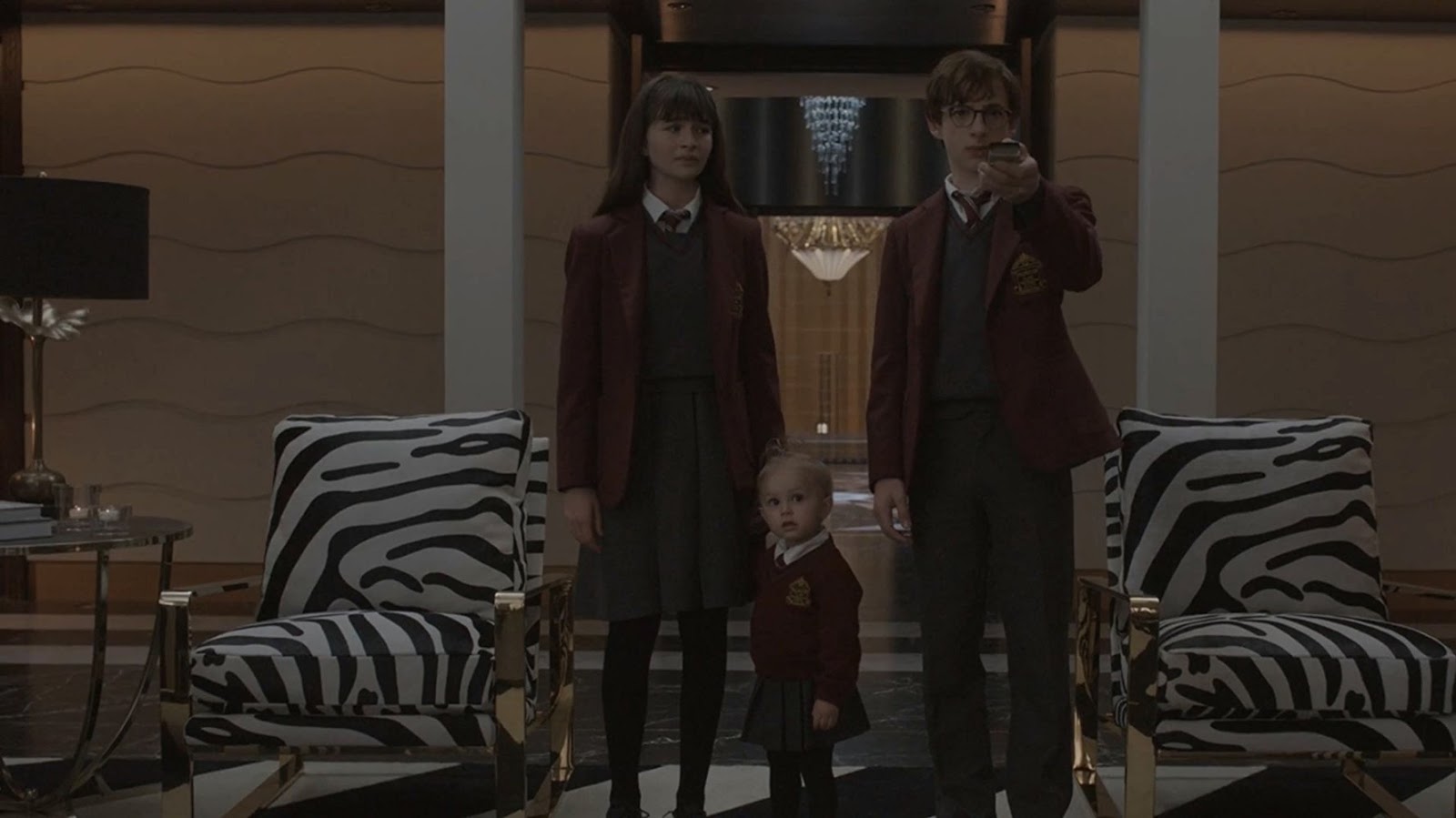A SERIES OF UNFORTUNATE EVENTS Season 2 Trailers, Clip, Featurettes