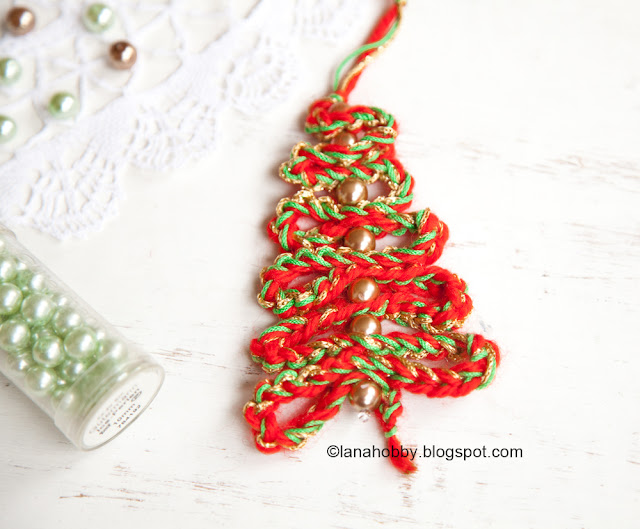 Crochet Ribbon and Beads Christmas Tree