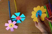 como hacer una flor de papel