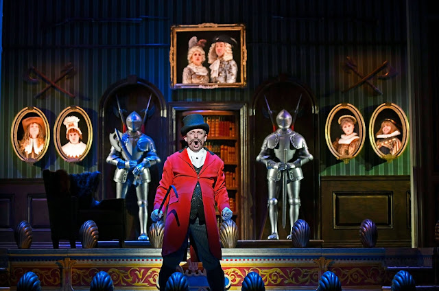 Review: 3-D Theatricals Delivers Sensational GENTLEMAN'S GUIDE  Image