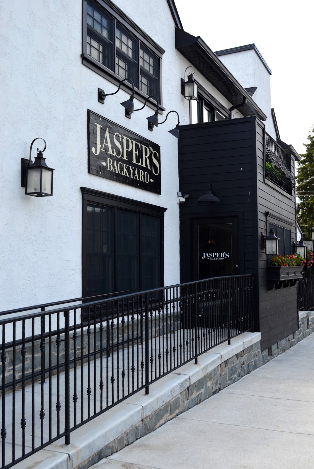 The Energetic Foodie Fresh Cocktails at Jasper's Backyard