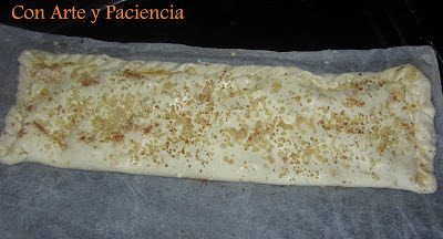 Triángulos de hojaldre rellenos de cabello de angel