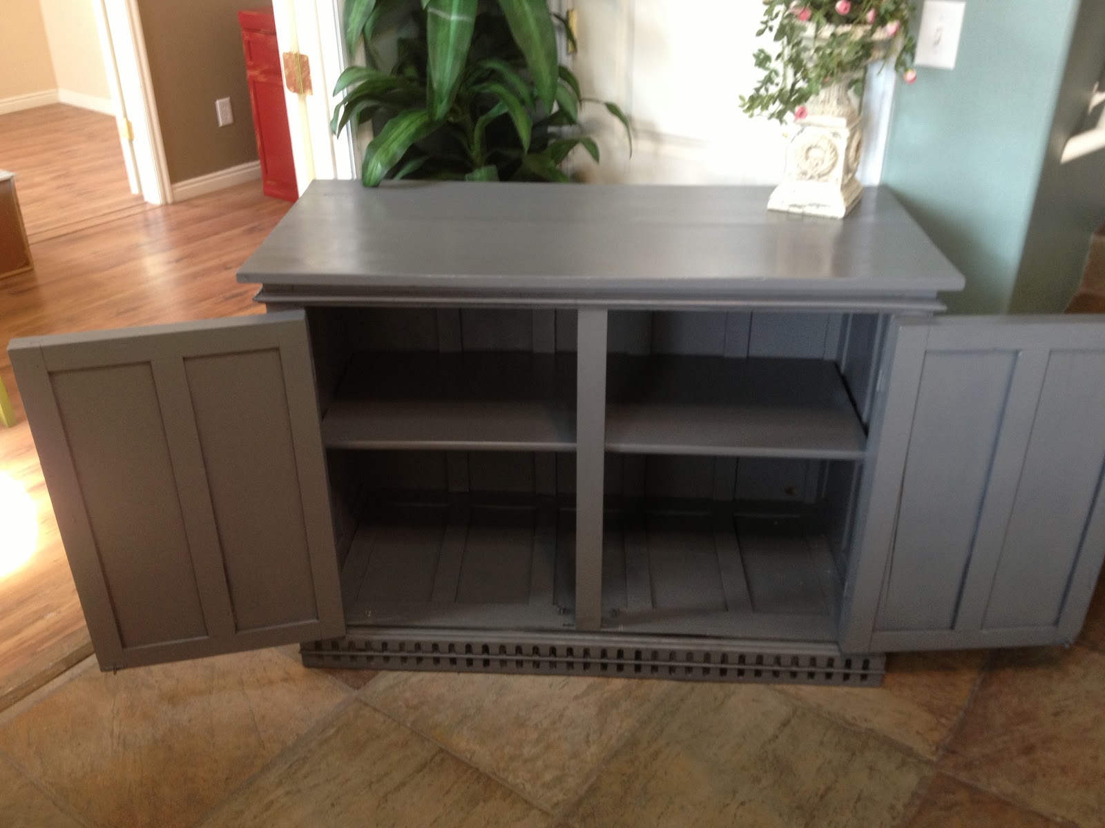 Lost N' Found Furniture Classy Side Table/ Tv Stand