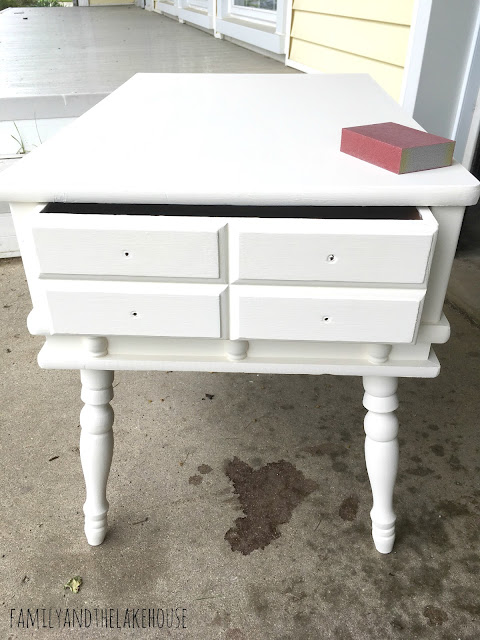 Side Table Makeover - www.familyandthelakehouse.com Side Table Makeover - www.familyandthelakehouse.com