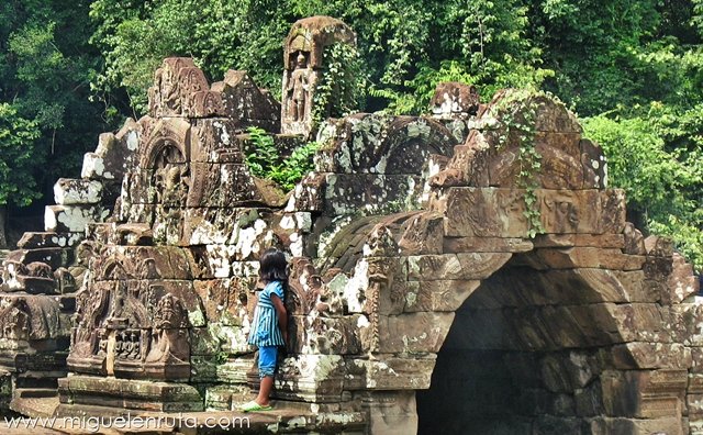 Prasat-Neak-Pean-Chapel