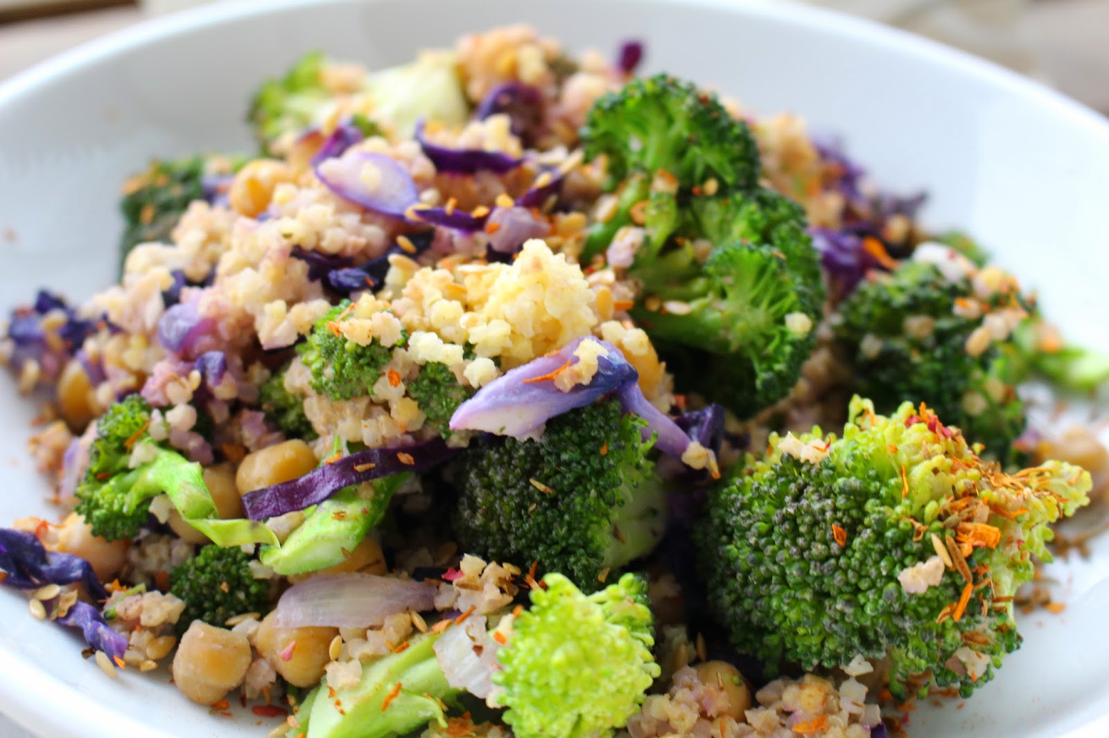Lili's vegan blog: Gluten-free broccoli-cabbage-millet bowl
