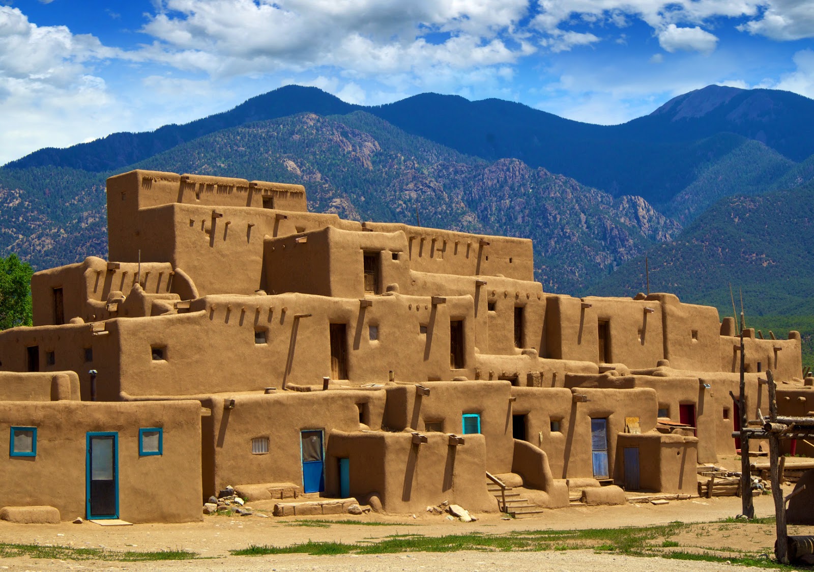 Intelliblog TRAVEL TUESDAY 75 PUEBLO TAOS, USA