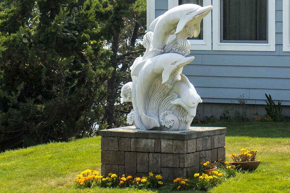 Photographing Oregon Funny Yard Art