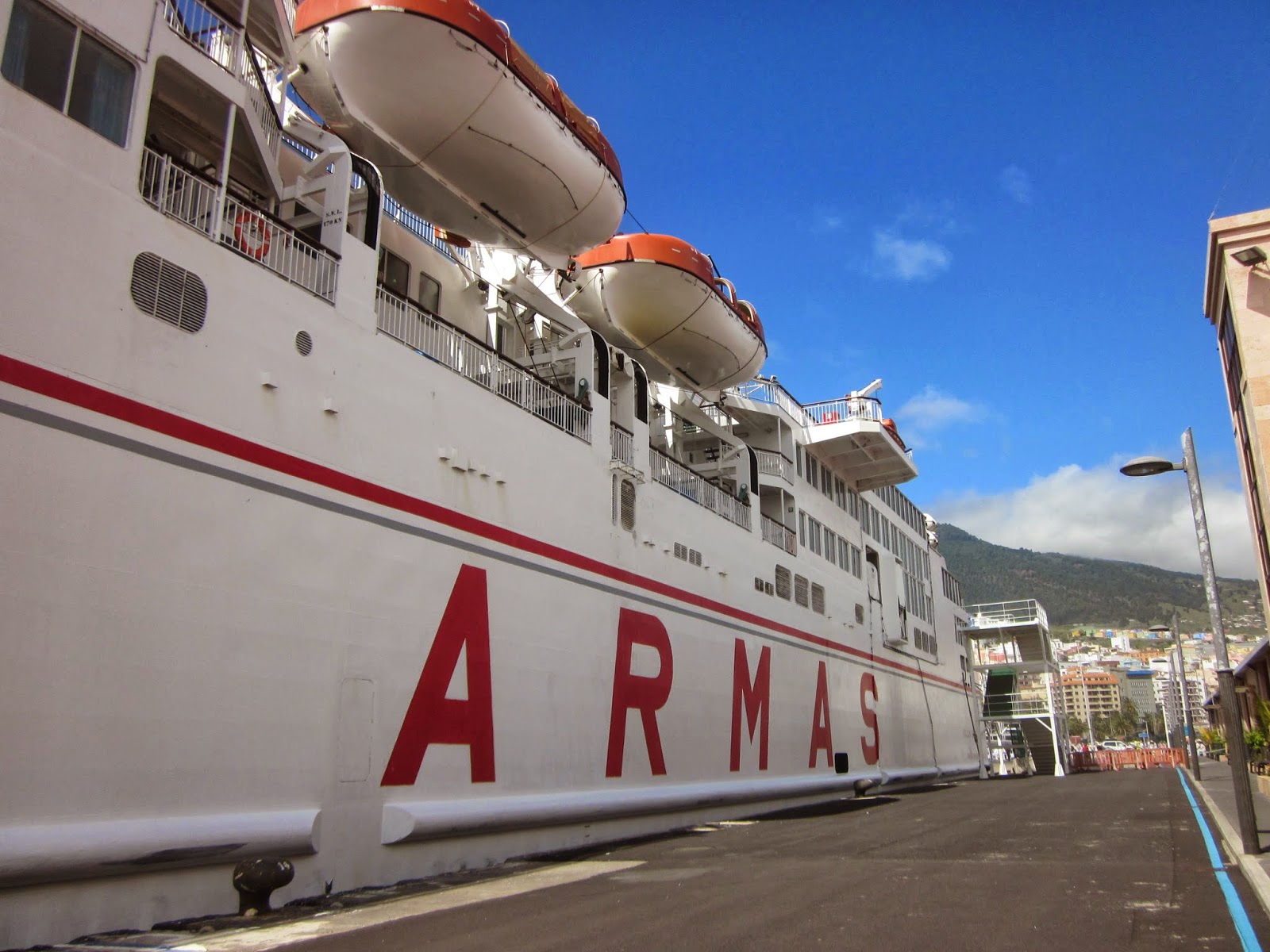 Travel La Palma Flights to La Palma via Barcelona