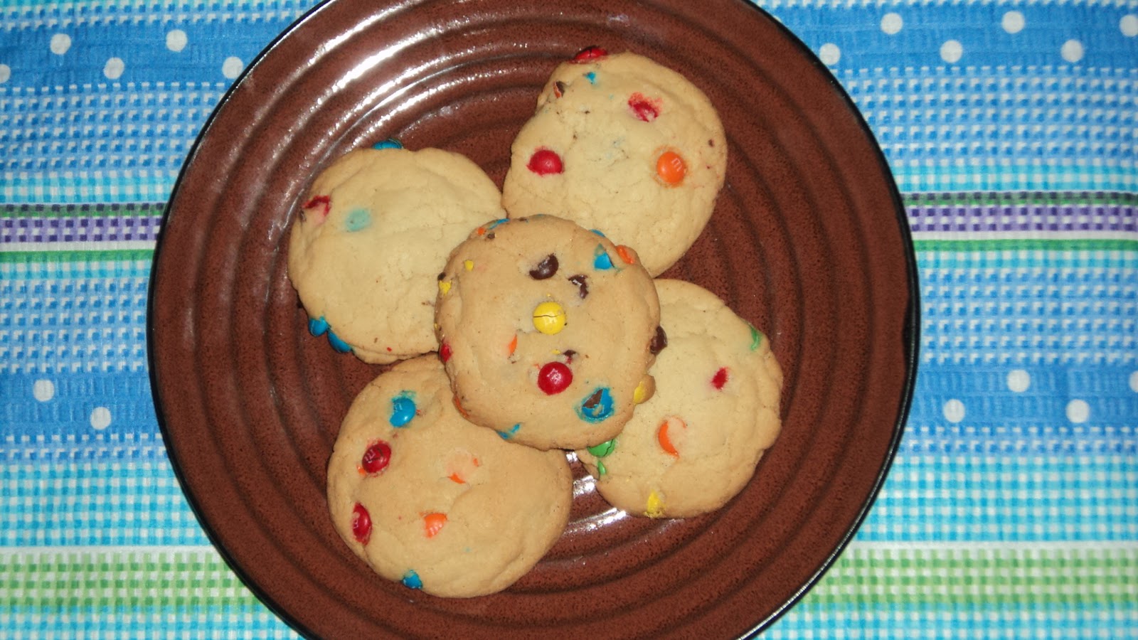 mmm home cooking: M & M Cookies
