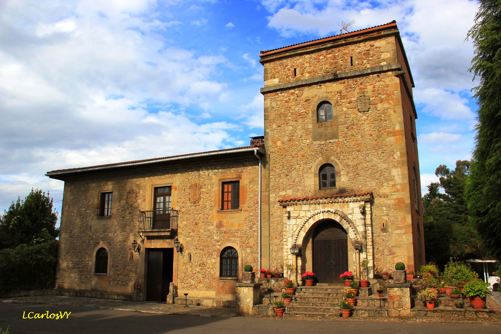Caleyando por Llanera Palacio de Villabona