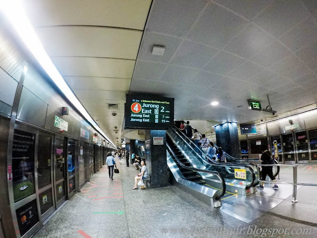 MRT Station in Singapur