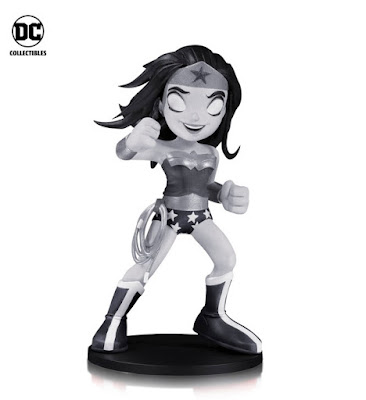 DC Comics Artists Alley Chris Uminga Black & White Variant Statues - Wonder Woman