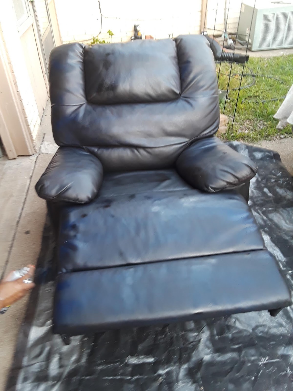 How to SprayPaint a Leather Chair