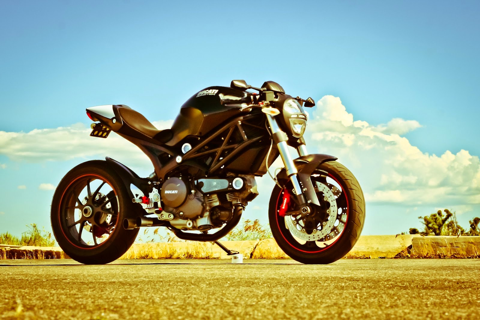 Ducati Monster 696 Cafe Racer Grease n Gas