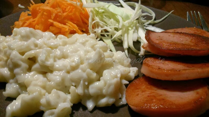 Hur Gör Man Stuvade Makaroner Lottas mat och vardag: Stuvade makaroner och falukorv