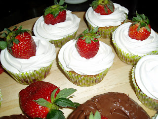  cupcakes de fresas con nata (crema de leche)
