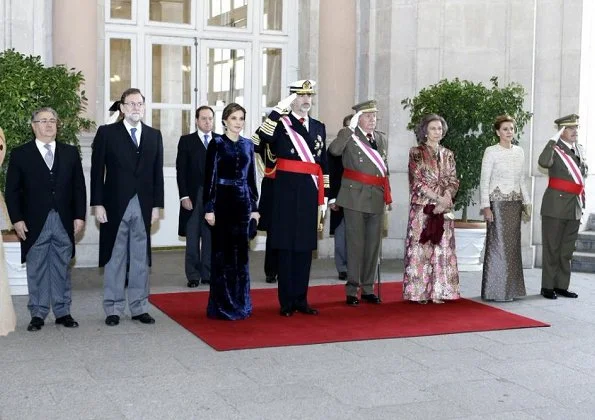 Royal ladies wear a long dress at Pascua Militar ceremony as a tradition.