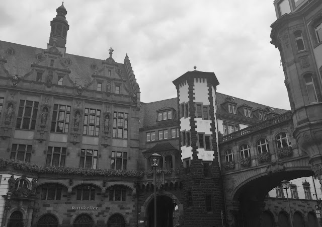 Ratskeller vor der Paulskirche