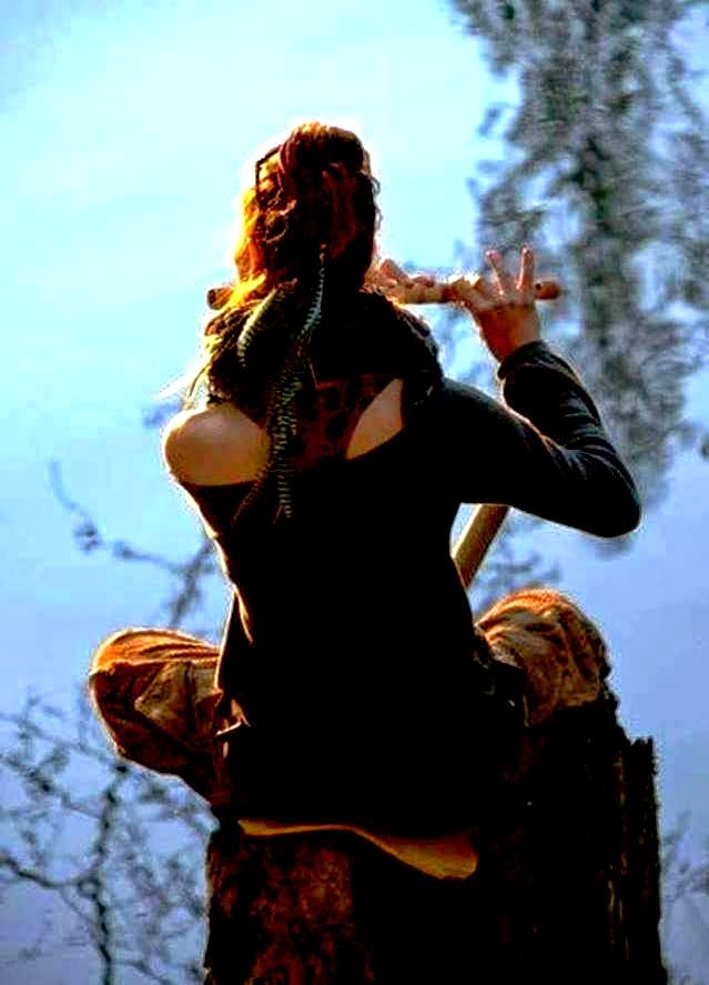 Poema: Luis Miguel Rabanal (España, 1957) Carlos Edmundo de Ory traduce a Verlaine; L. Ref: Carlos Morales, "Un rostro en el jardín" Col. Cuadernos del Mediterráneo. Ed. El Toro de Barro, Tarancón de Cuenca 2000. edicioneseltorodebarro@yahoo.es Poema: Luis Miguel Rabanal (España, 1957) Carlos Edmundo de Ory traduce a Verlaine; L. Ref: Carlos Morales, "Un rostro en el jardín" Col. Cuadernos del Mediterráneo. Ed. El Toro de Barro, Tarancón de Cuenca 2000. edicioneseltorodebarro@yahoo.es