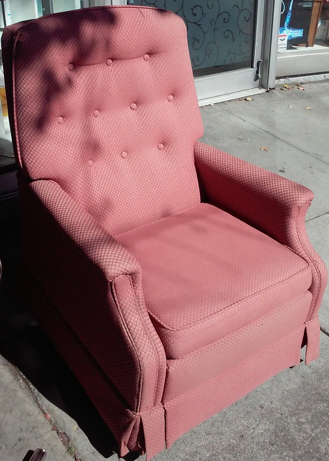 UHURU FURNITURE & COLLECTIBLES SOLD Rosey Recliner 40