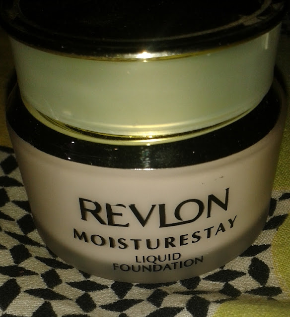 Revlon Moisturestay Liquid Foundation Review, Pictures and Swatches