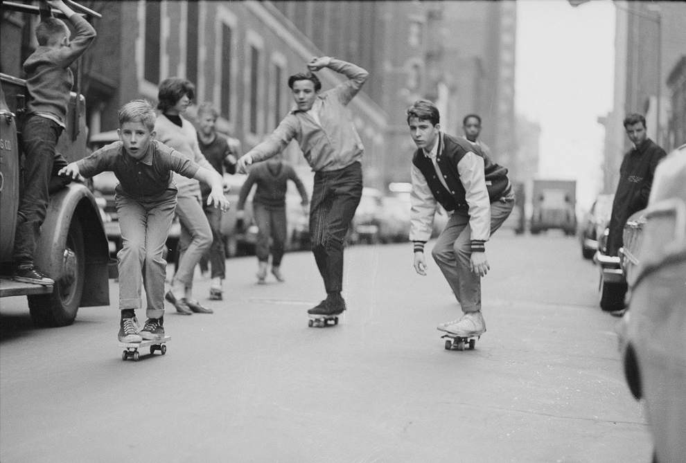 22 Awesome Vintage Photos of Skateboarding in New York City in the