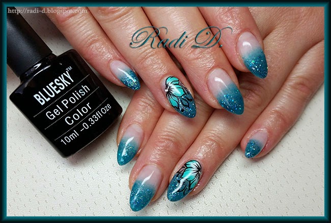 It`s all about nails: Green glitter gel polish with flowers
