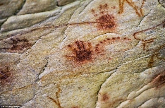 Grotte Chauvet prehistoric drawing
