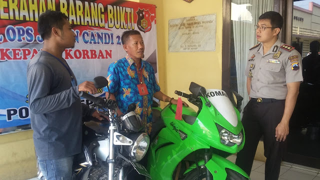 Mobil dan Motor BB Pencurian Diserahkan ke Pemilik 1 WhatsApp%2BImage%2B2018 11 01%2Bat%2B10.15.40