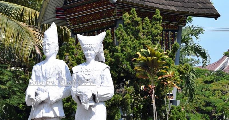 Sistem Kekerabatan Matrilineal Di Minangkabau ~ Pesona Minang Kabau