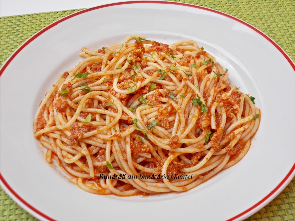 enclose weapon To kill Spaghete cu sos de carne tocata - Bunătăți din bucătăria Gicuței