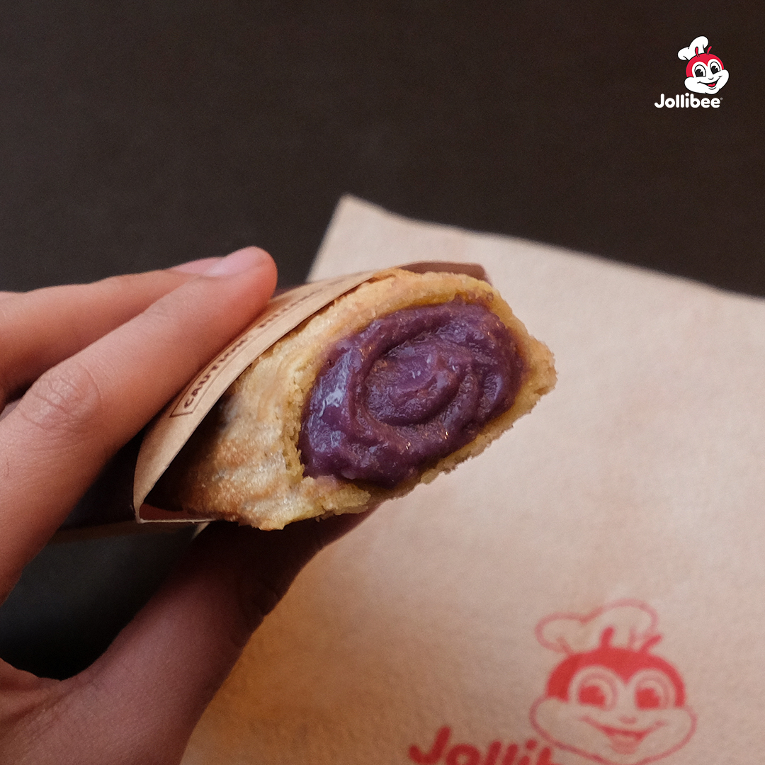 Lemon GreenTea Jollibee’s Ube Pie is back this November, and for a