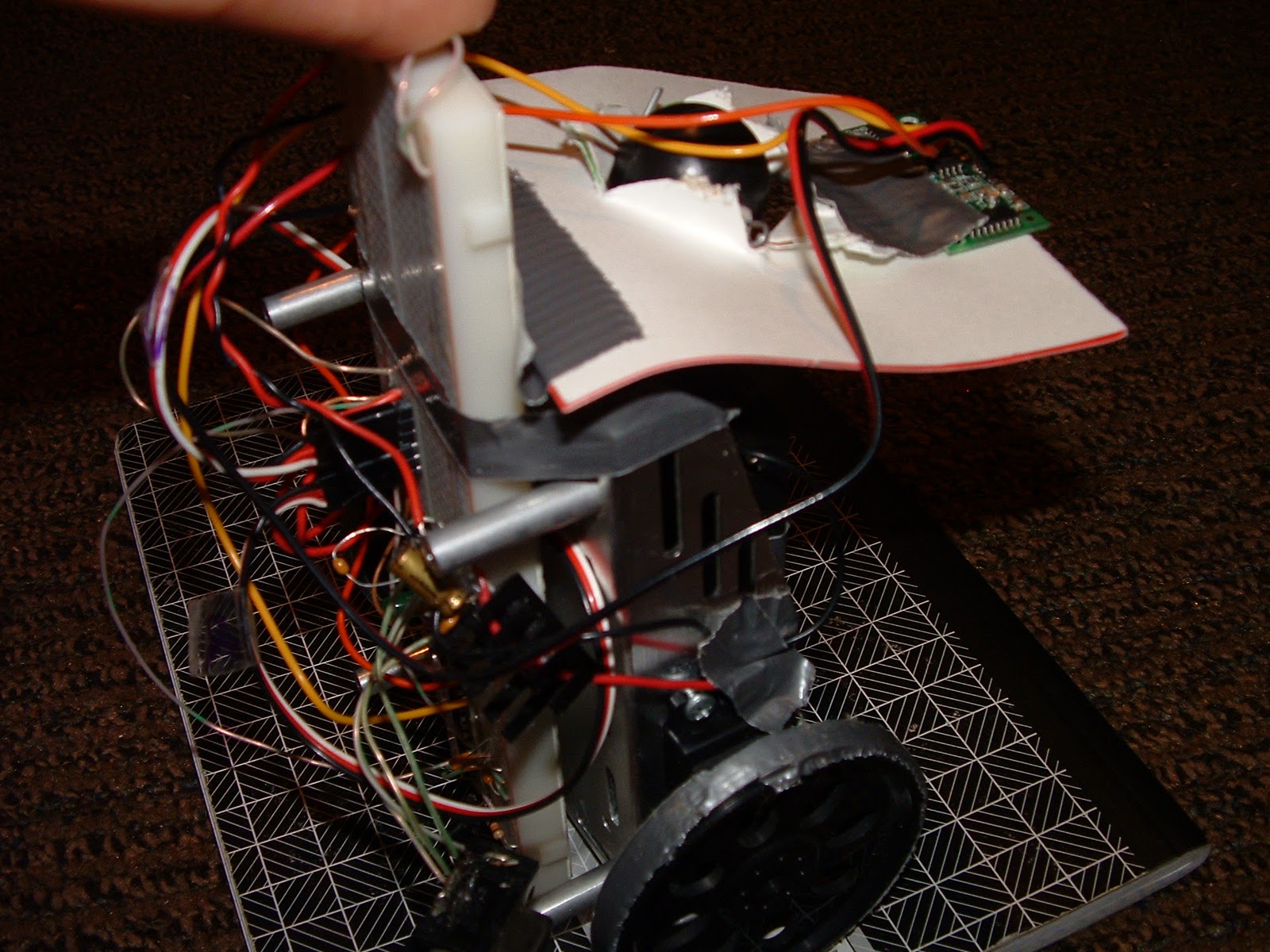 Digitalduino: Sonar auto/self balancing Robot