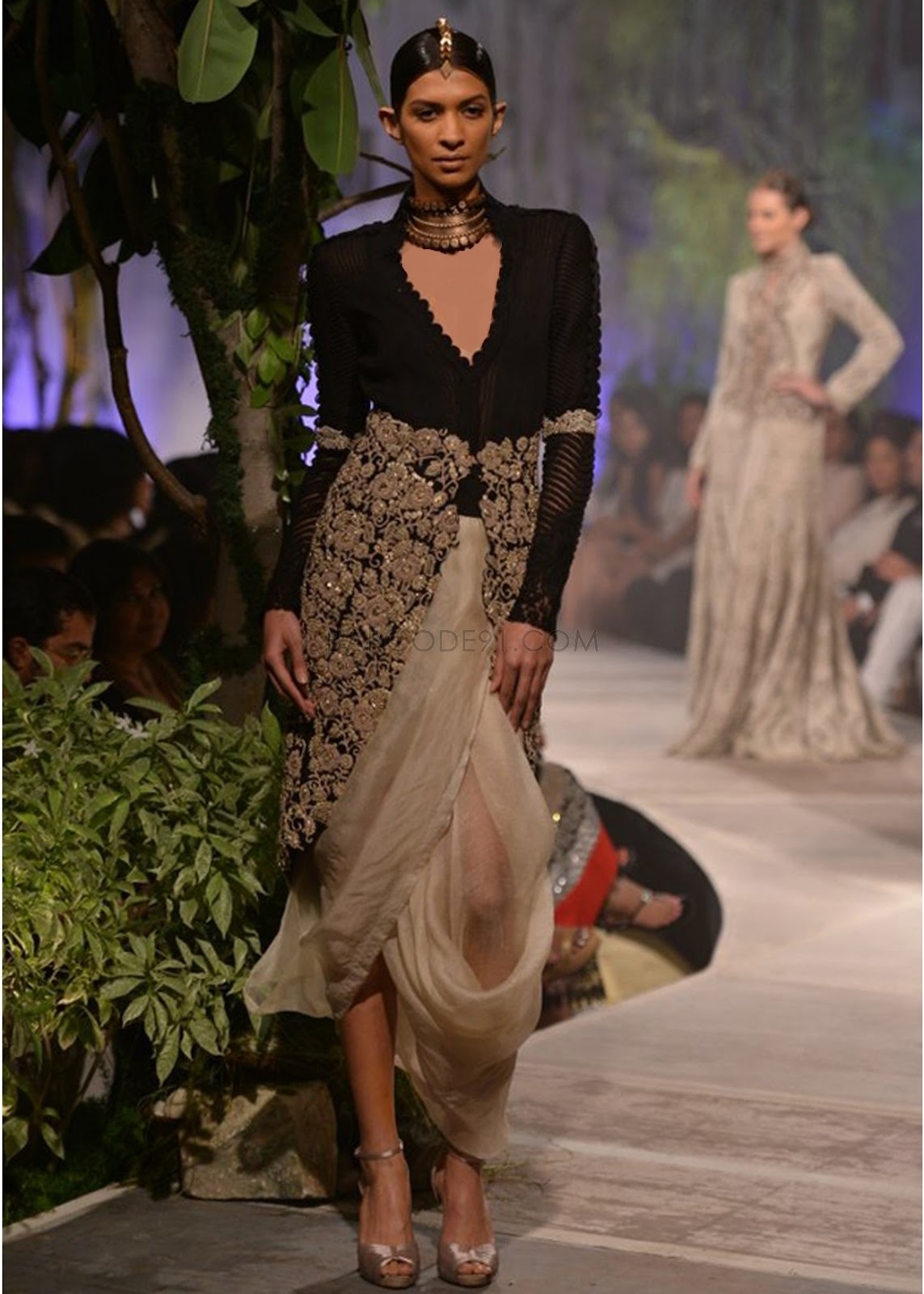 Anamika Khanna Collection At Pcj Delhi Couture Week 2013 Latest 