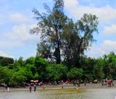 Pantai Pasir Hitam Kuala Gebang Hadirkan Wisata Syariah