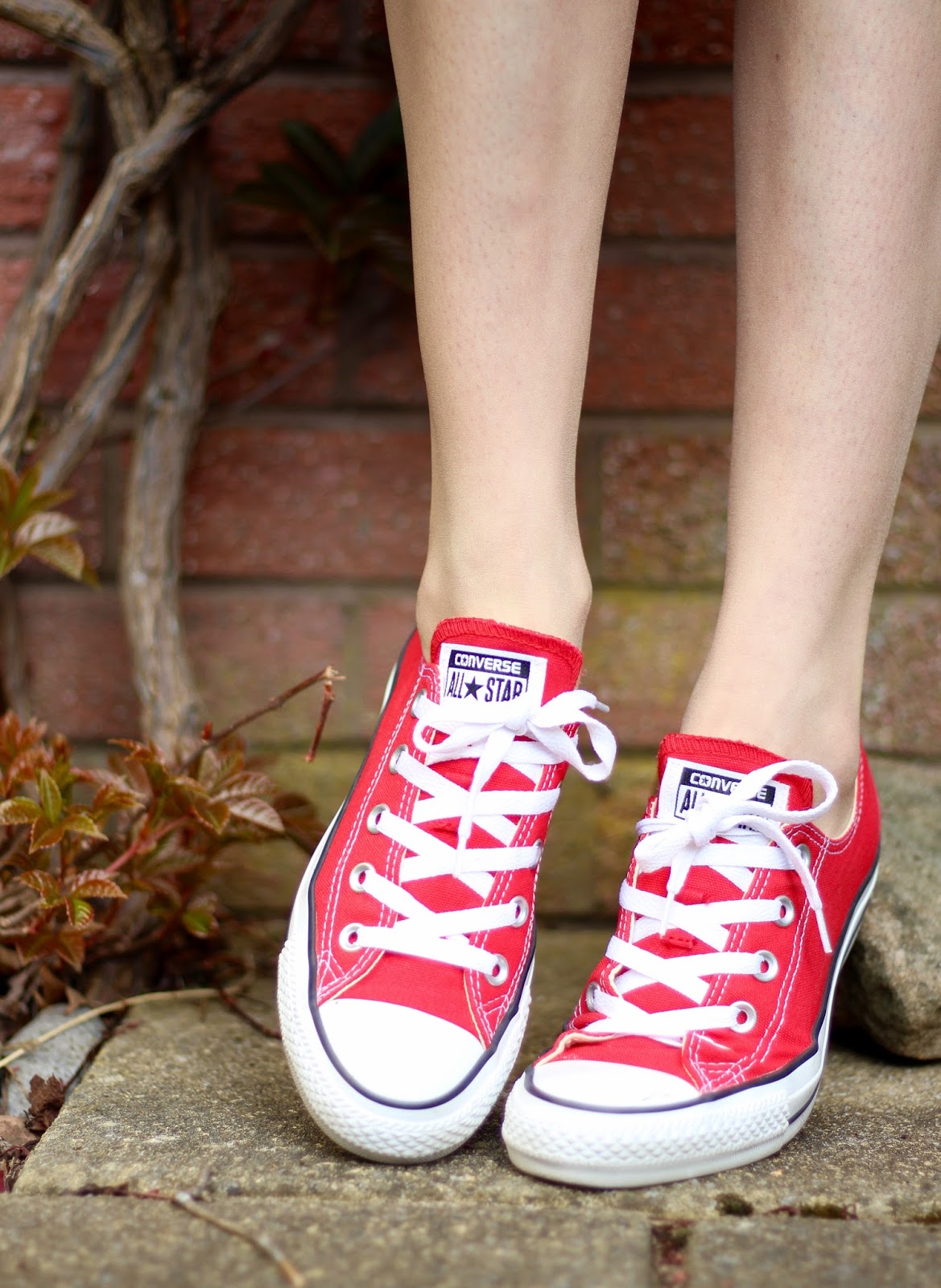 Mixing Reds Shoes. FAKE FABULOUS STYLE