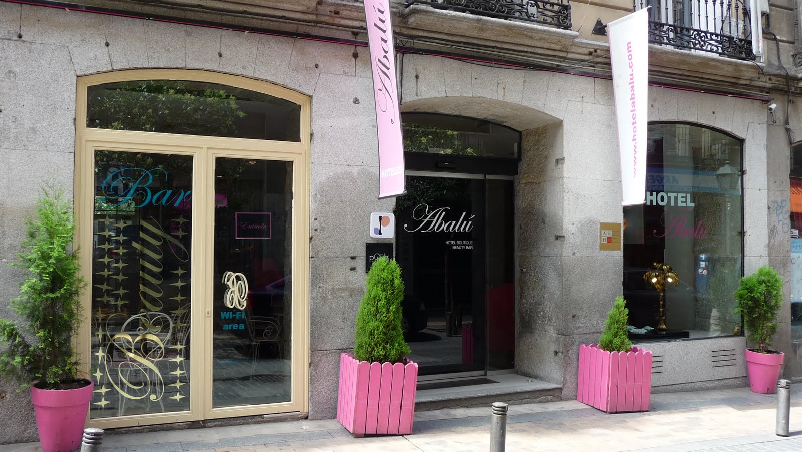 DESIGN by DREAMS... BEAUTY BAR