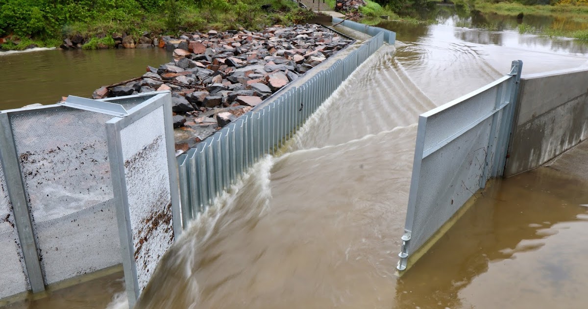 2NURFM Hunter News New 'Trash Rack' Installed at Lake Macquarie