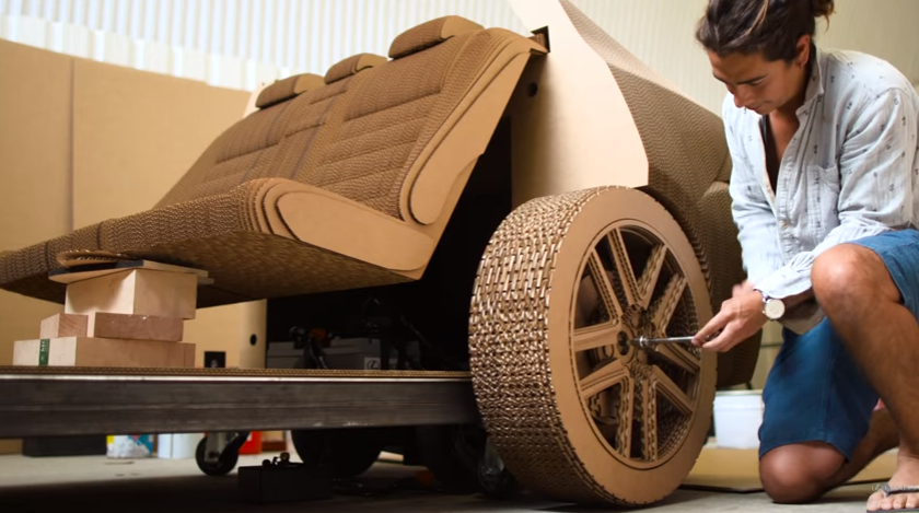 外装はもちろん内装までダンボールで作ったレクサスが話題！ ReSound To Mind