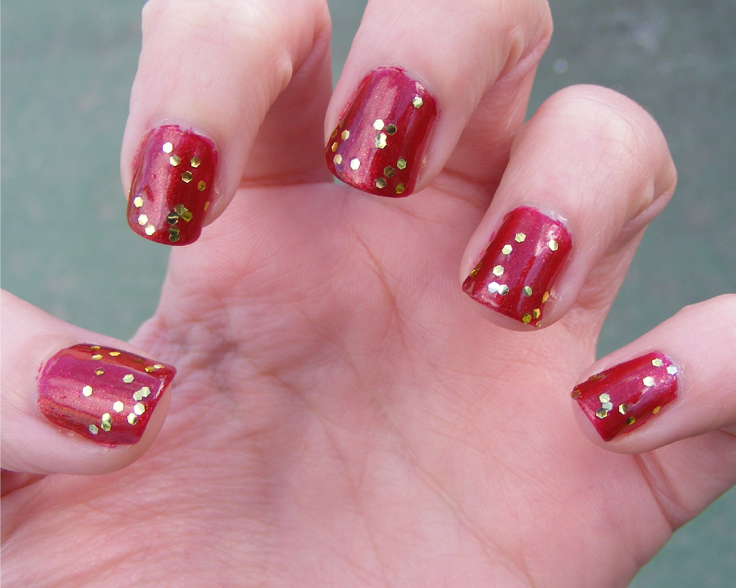 Nails Of The Day (NOTD): Golden chunks