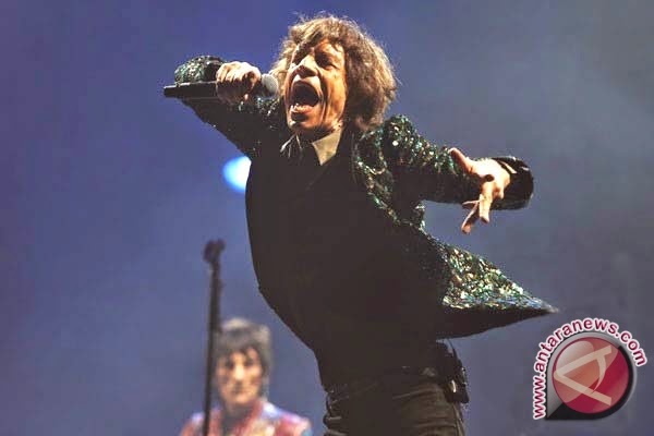 Riyu,Viena & Billal: Download Gratis Lagu-Lagu " ROLLING STONES " mp3
