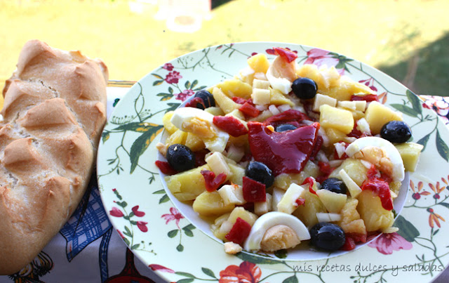  <strong>ensalada</strong> de patata y <strong>pimientos asados</strong> 