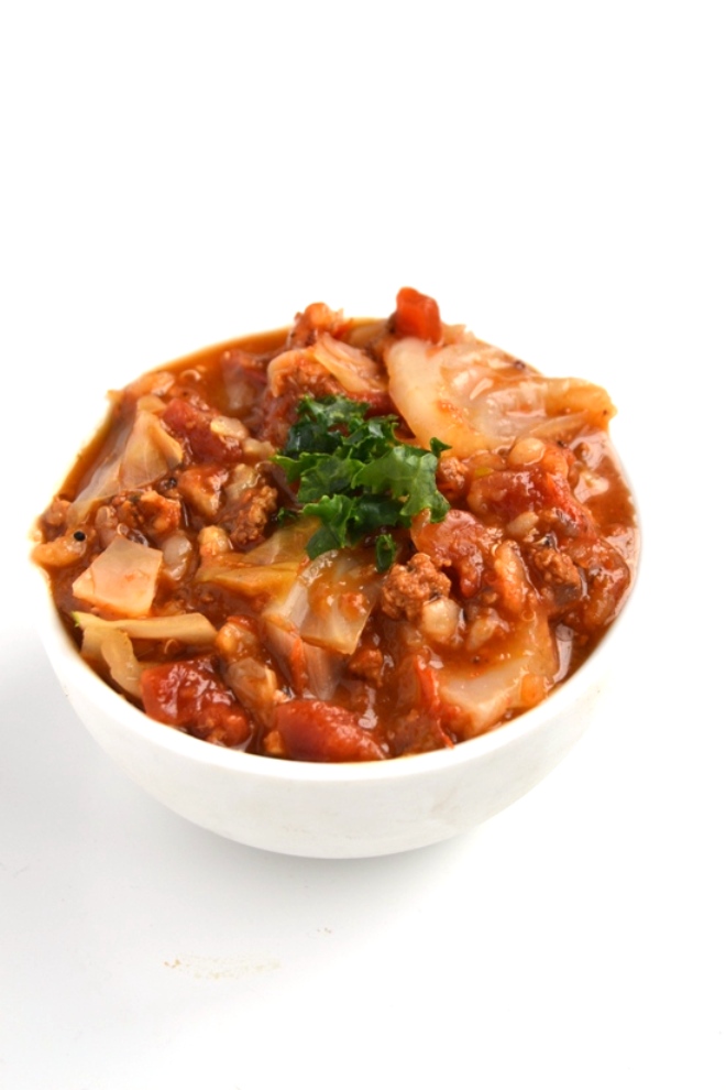This Stuffed Cabbage Soup is simple to make, is nutritious and full of flavor. Make a big pot for the week ahead for quick and easy meals. www.nutritionistreviews.com