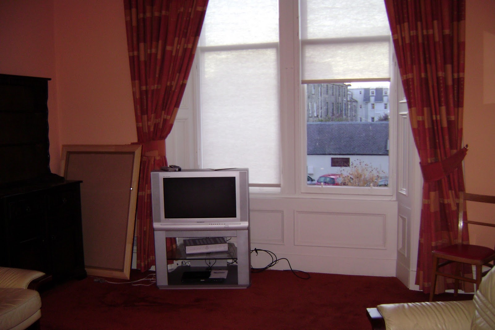 Texan Living in Scotland The question does the carpet match the drapes