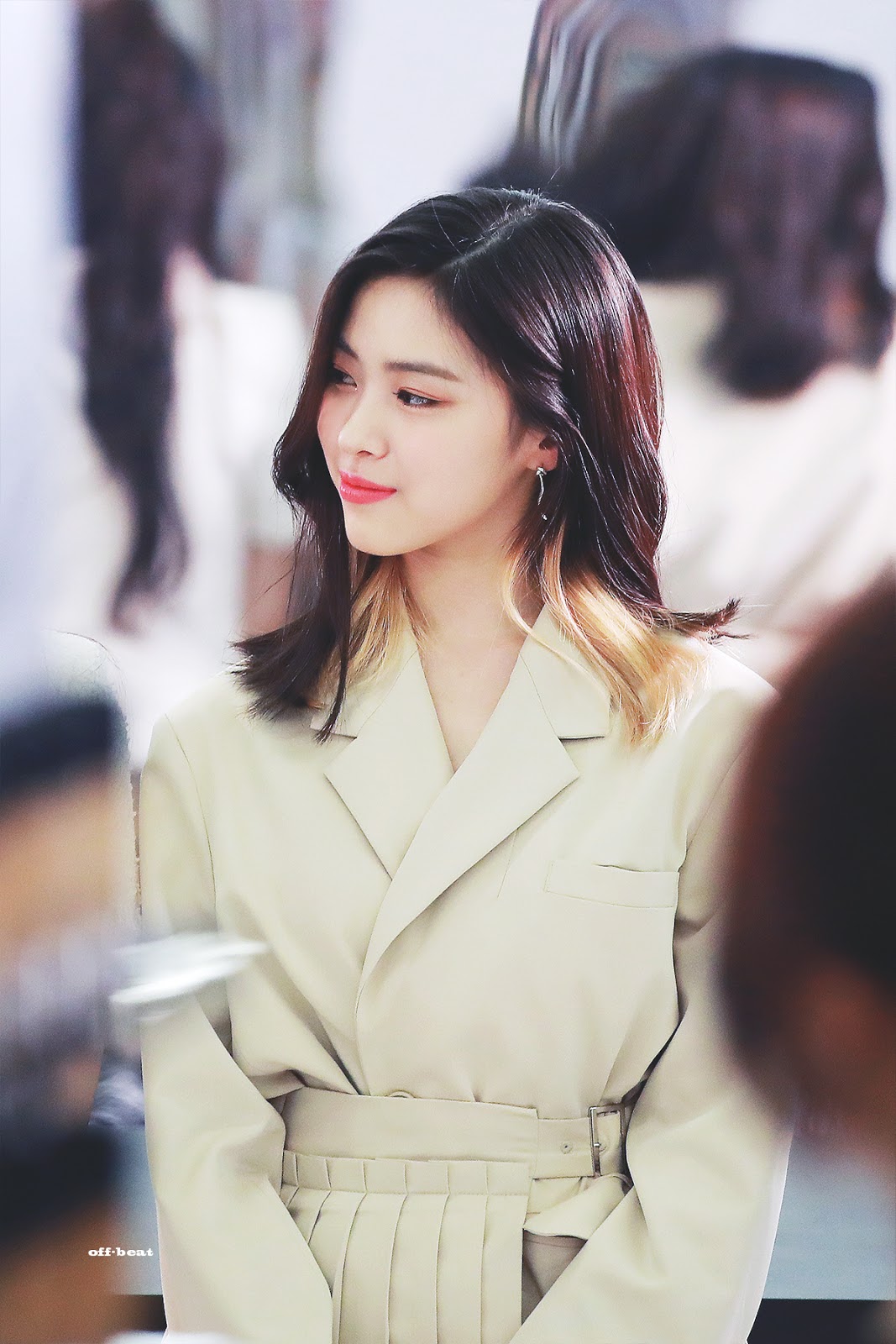 취향저격하던 날의 있지 ITZY 류진 분위기 모음.jpgif | 인스티즈