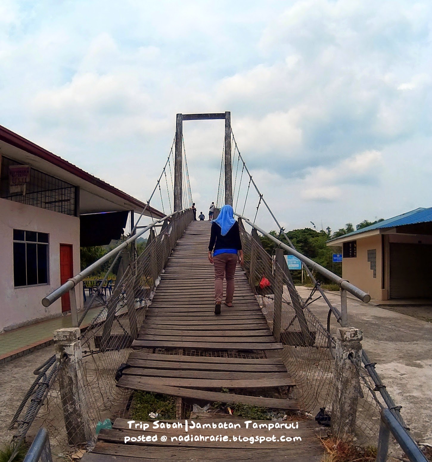 Blog Siapa Ini?: Trip Sabah | Jambatan Tamparuli & Rumah Terbalik, Tuaran